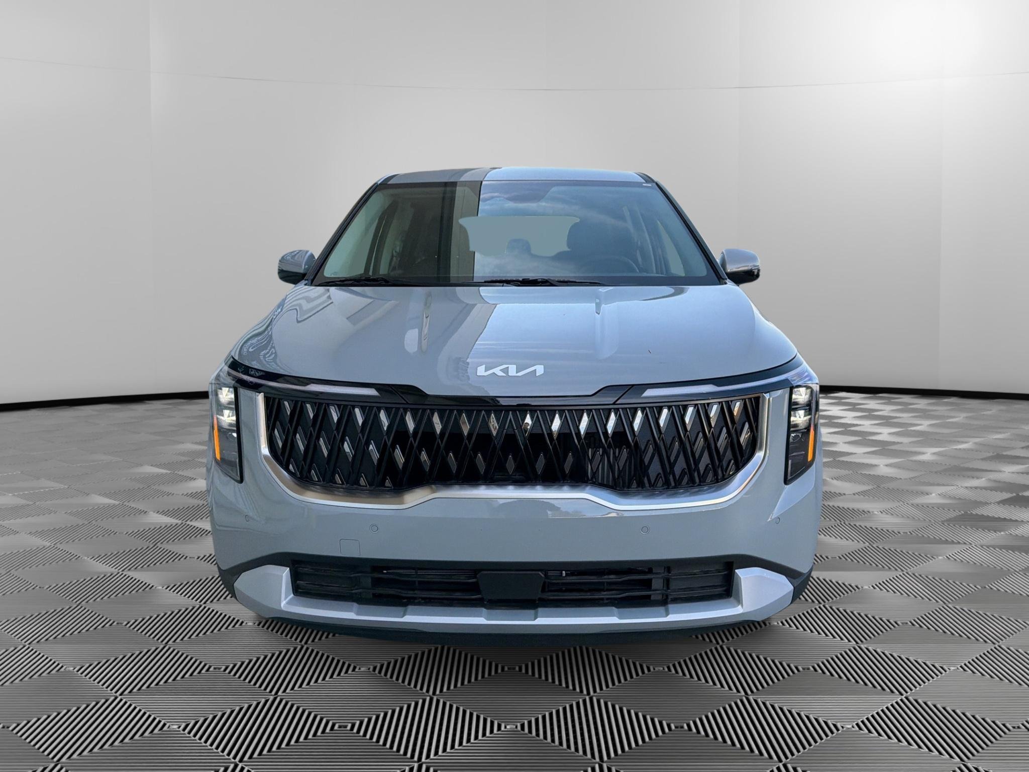 New 2027 Ceramic Silver Kia LXS image 2