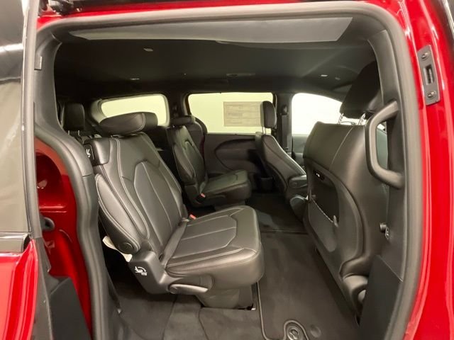 2026 Chrysler Pacifica Select - Photo 24