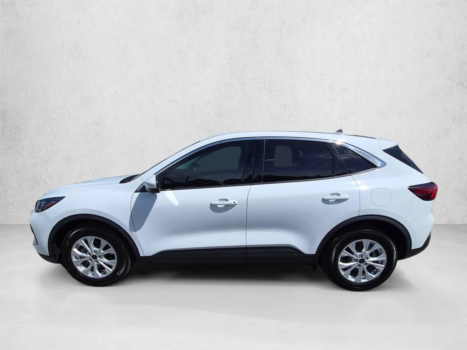 Used 2024 Oxford White Ford Active image 9