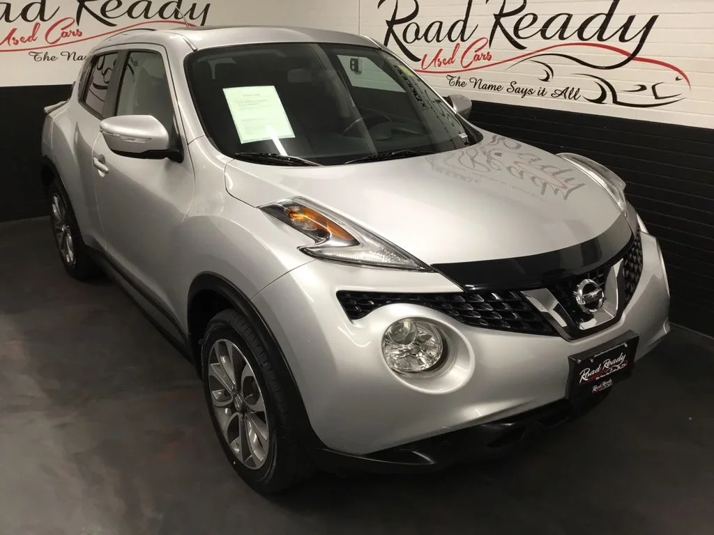 Used 2017 Silver Nissan SV image 2