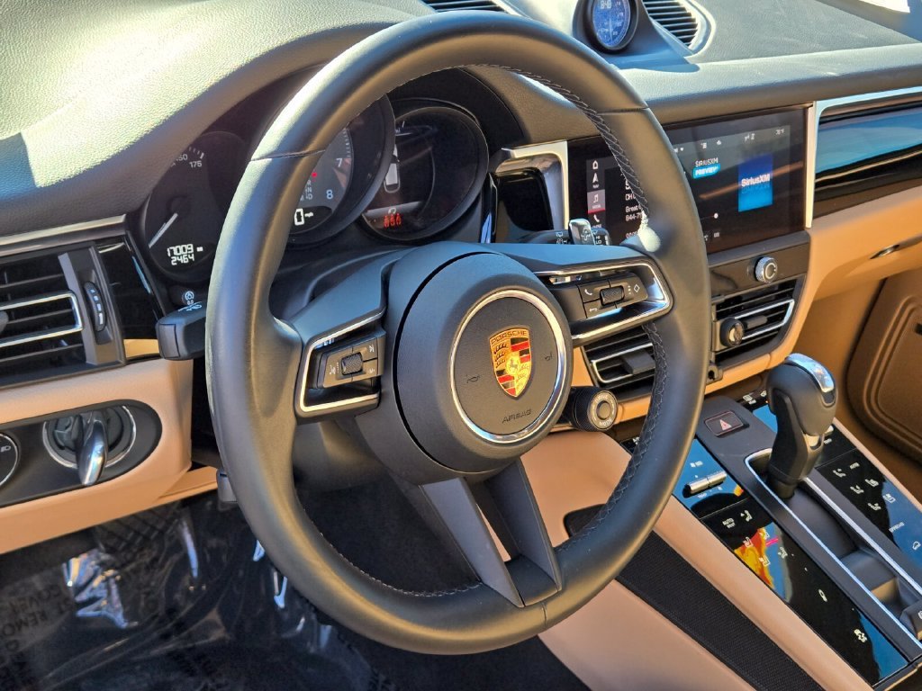 2022 Porsche Macan S - Photo 18