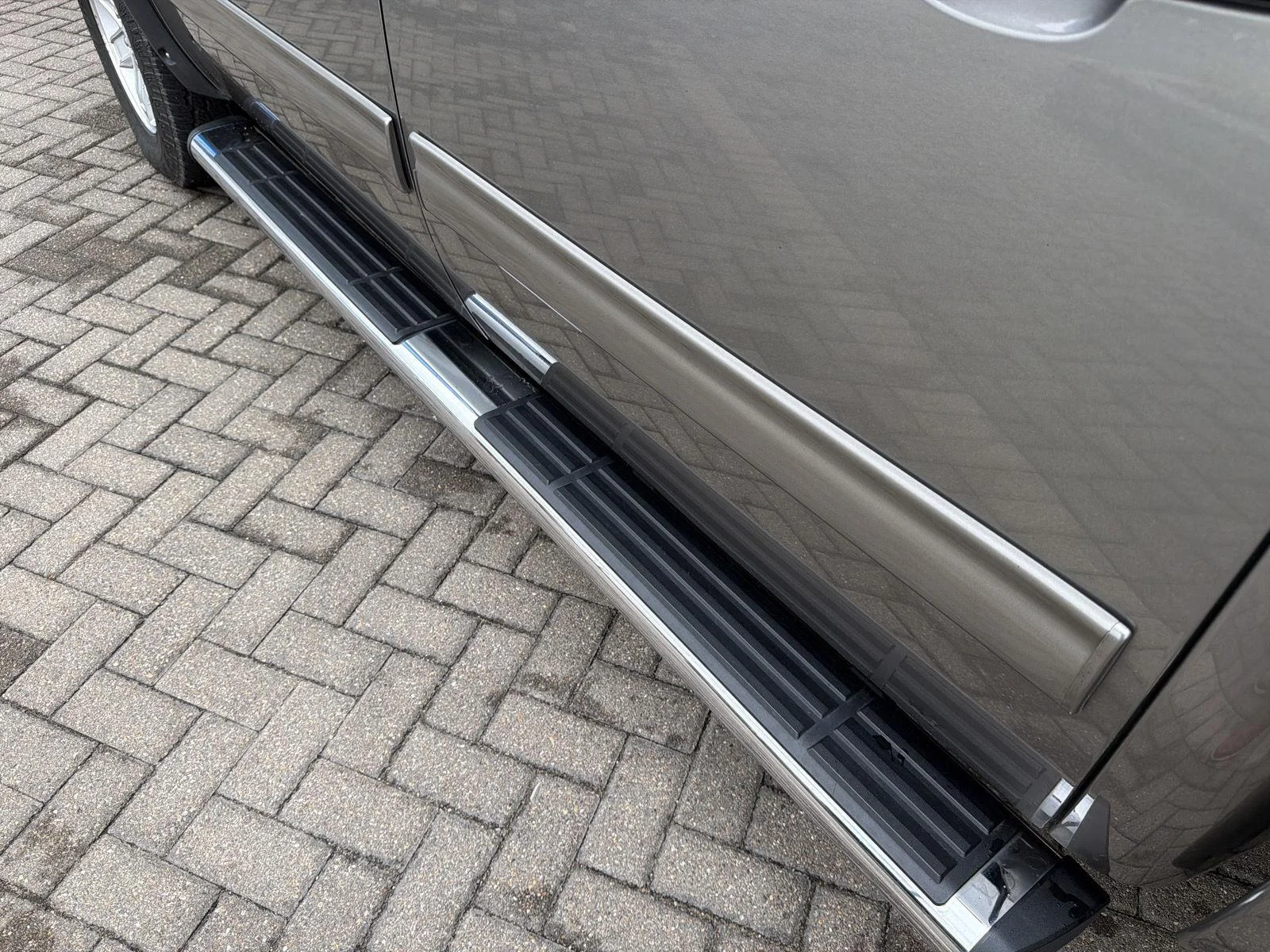 Used 2012 STEEL GRAY METALLIC GMC SLE image 11