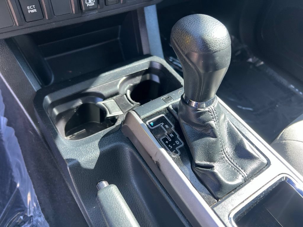 Used 2018 Magnetic Gray Metallic Toyota SR5 image 27