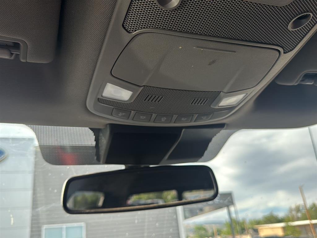 Used 2019 Blue Jeans FORD LARIAT image 17