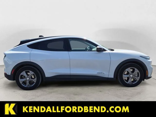 Used 2023 White Ford Select image 4
