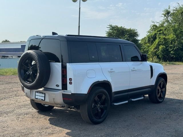 Used 2023 White Land Rover S image 5