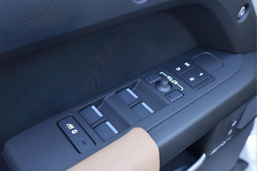 2026 Land Rover Defender X - Photo 11