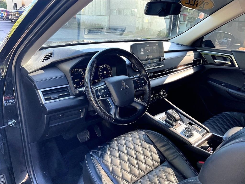 Used 2022 Black Mitsubishi SEL image 8