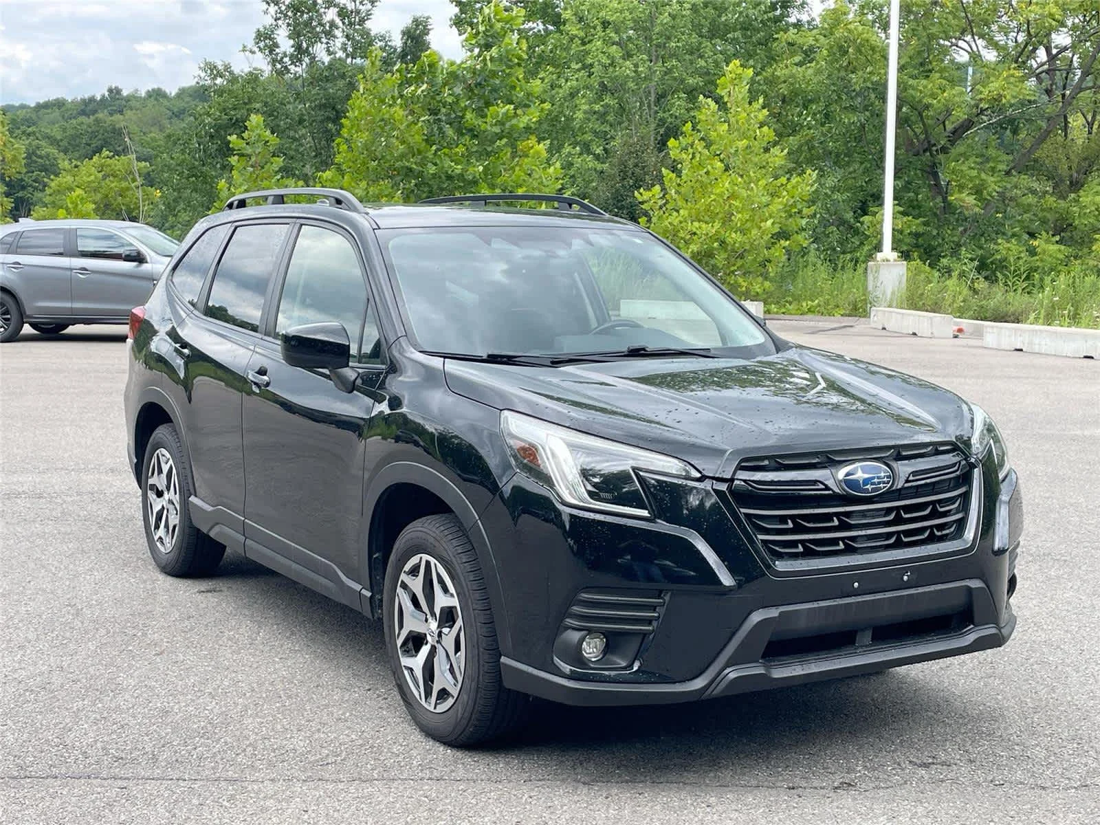 Used 2024 Crystal Black Silica Subaru Premium image 5