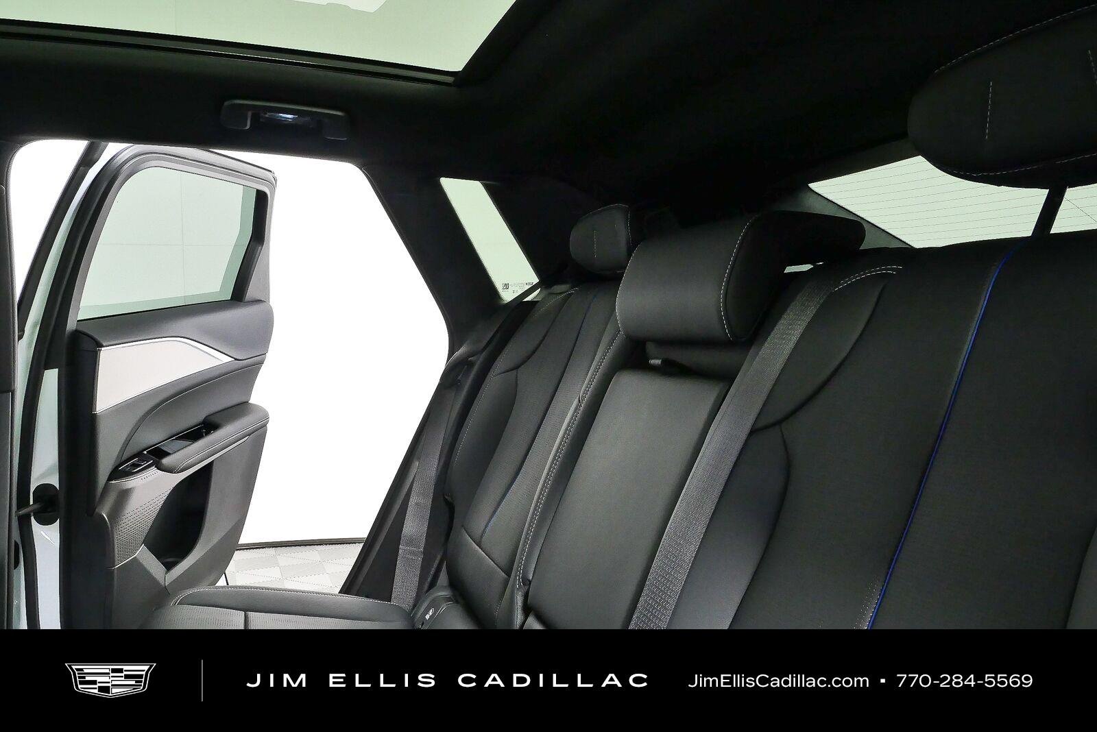 New 2027 Vibrant White Tricoat Cadillac Sport image 21