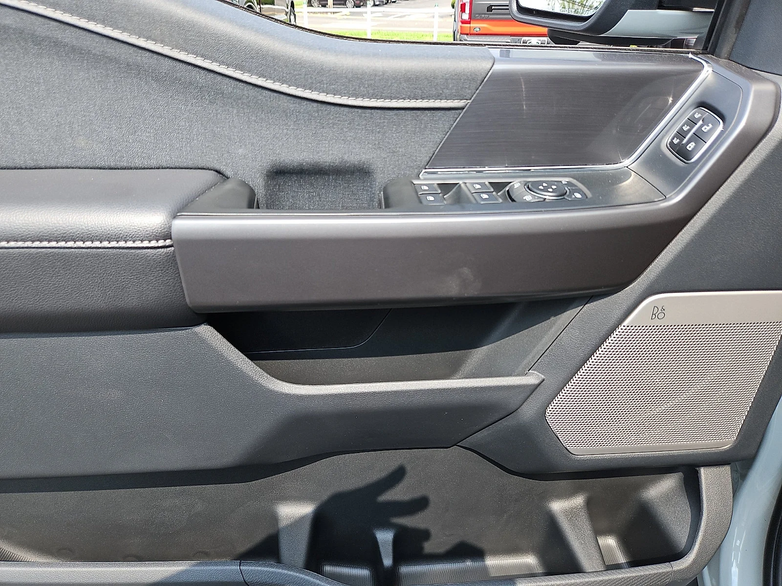 Used 2026 Carbonized Gray Metallic   M7 Ford LARIAT image 12