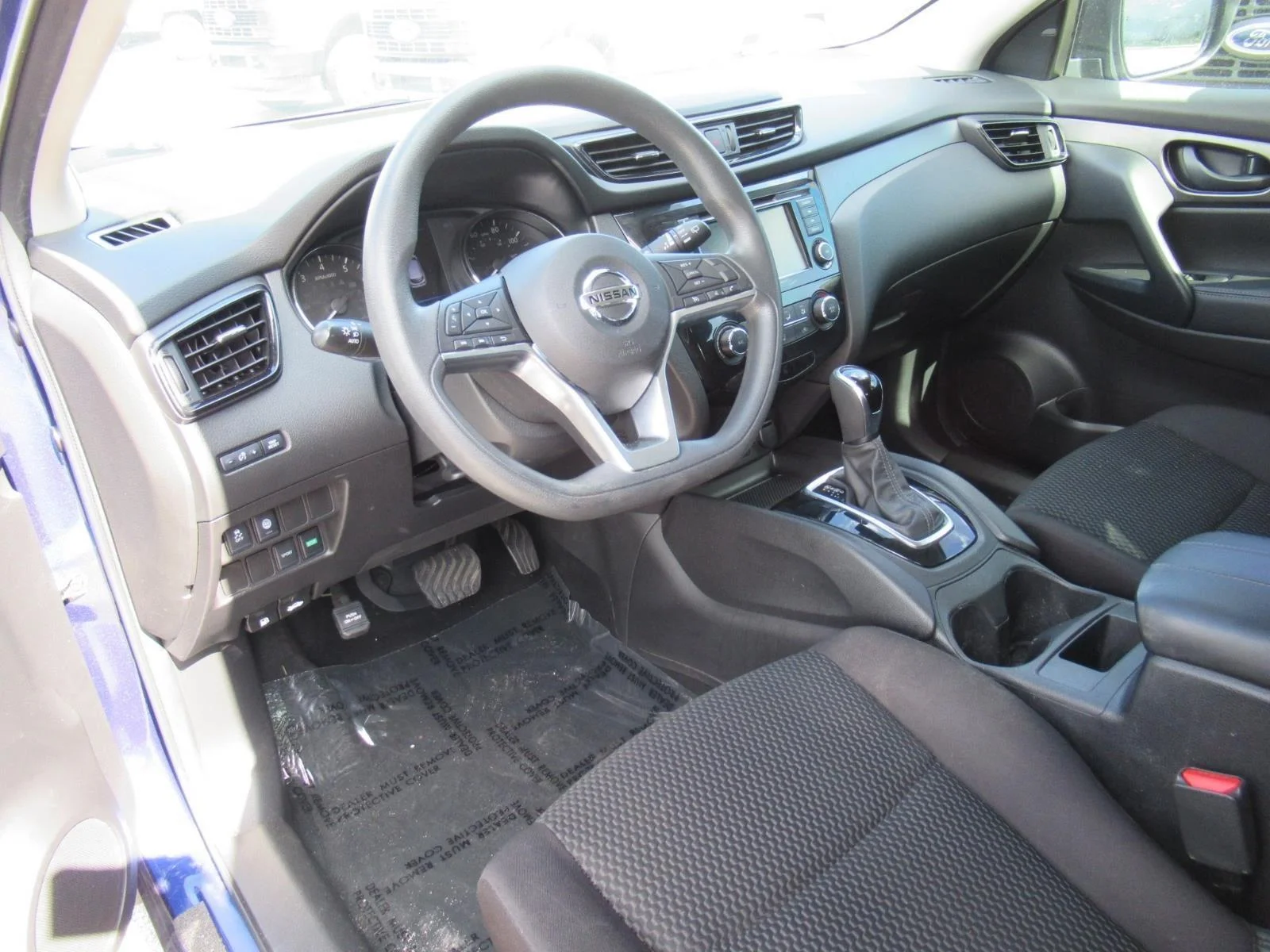 Used 2020 Caspian Blue Nissan S image 15