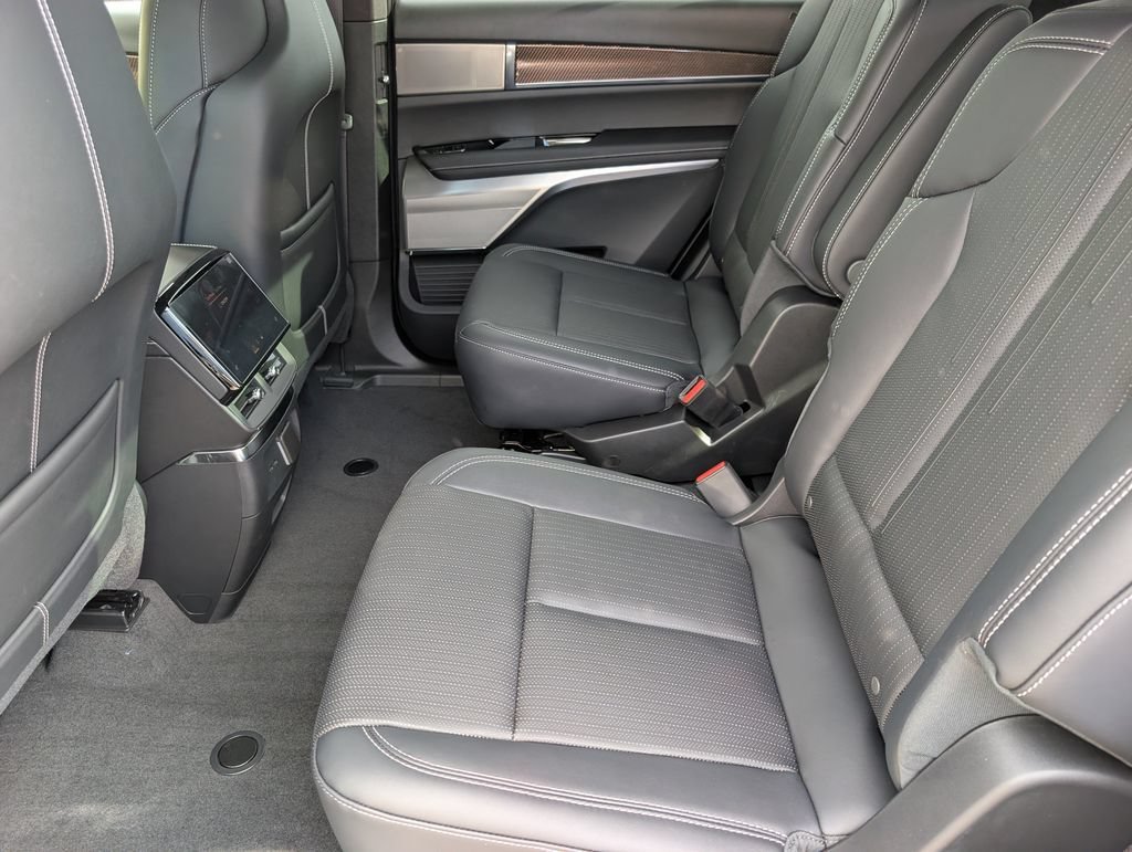 2027 Cadillac VISTIQ Sport - Photo 16