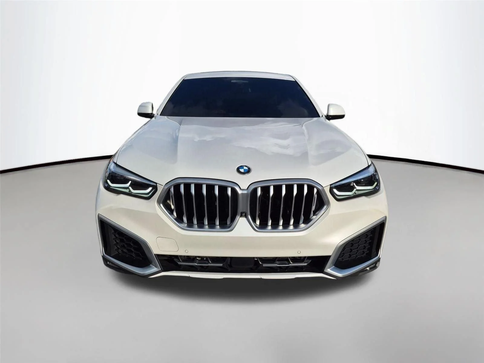 Used 2020 Mineral White Metallic BMW xDrive40i image 2