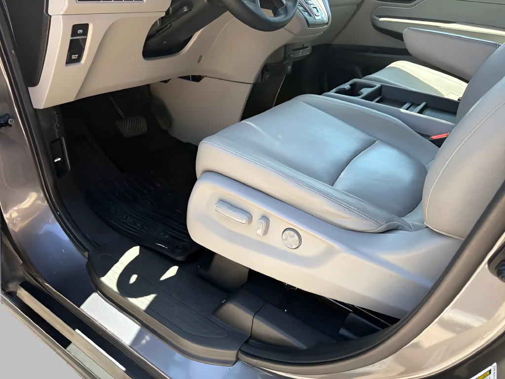 Used 2018  Honda EX-L image 18