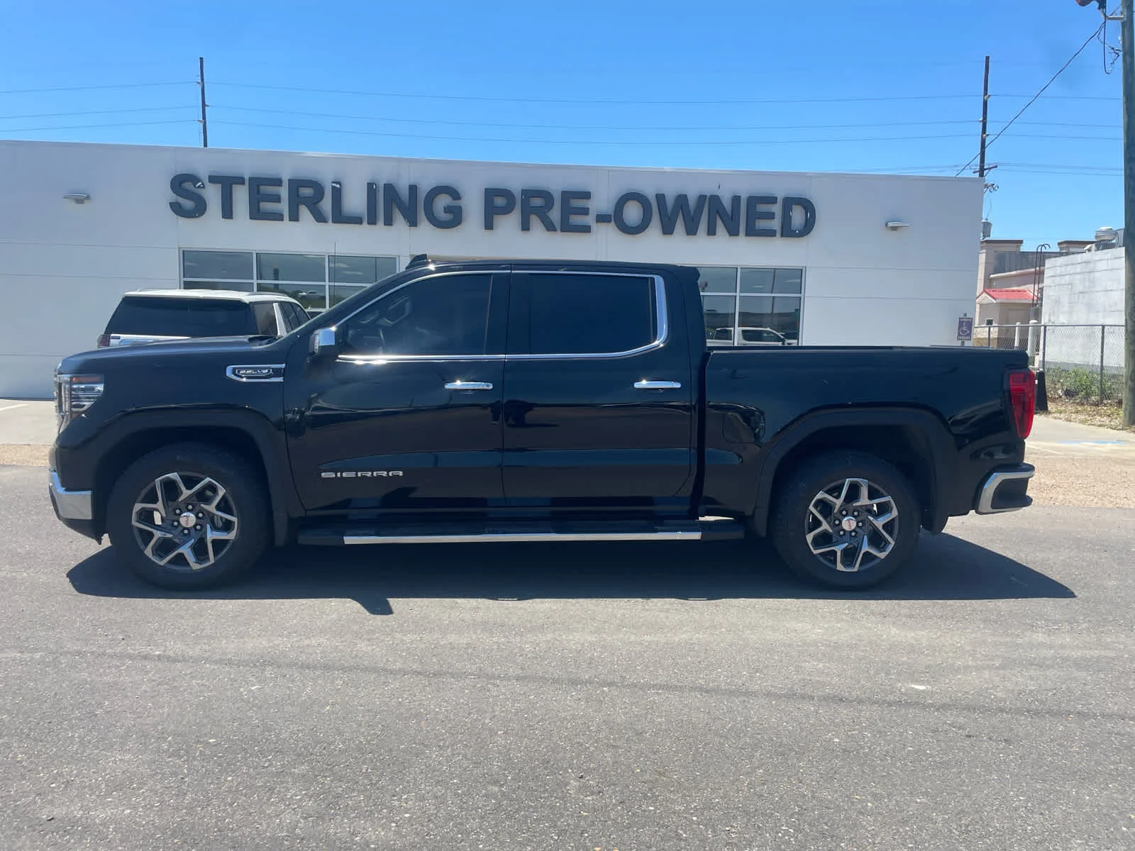2025 GMC Sierra 2WD Crew Cab Short Box SLT's photo