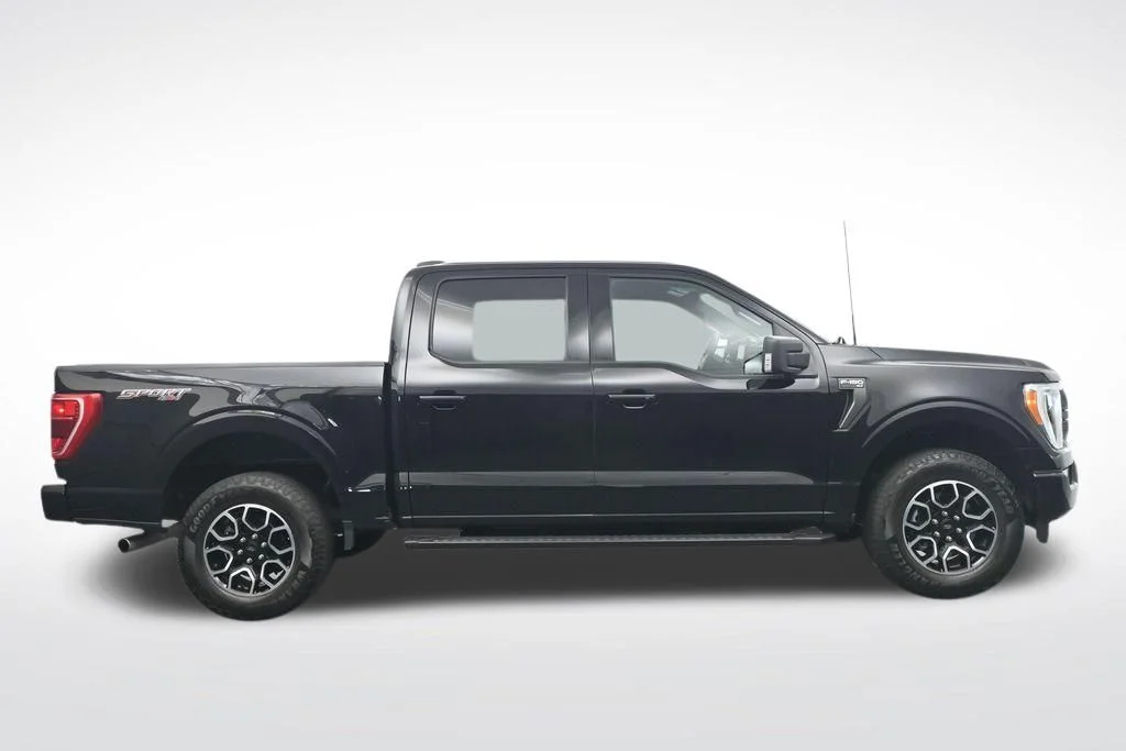 Used 2023 Black Ford XLT image 4