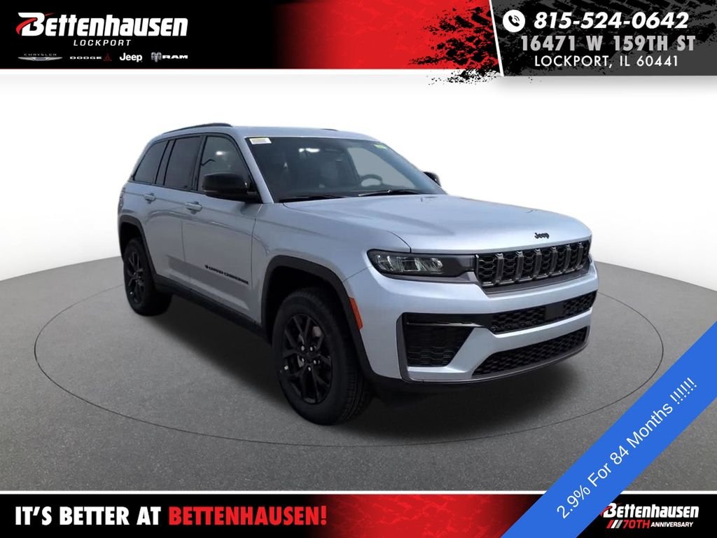 New 2026 Silver Zynith Exterior Paint Jeep Laredo Altitude image 3
