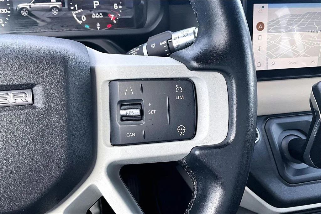 Used 2022 Black Land Rover S image 21
