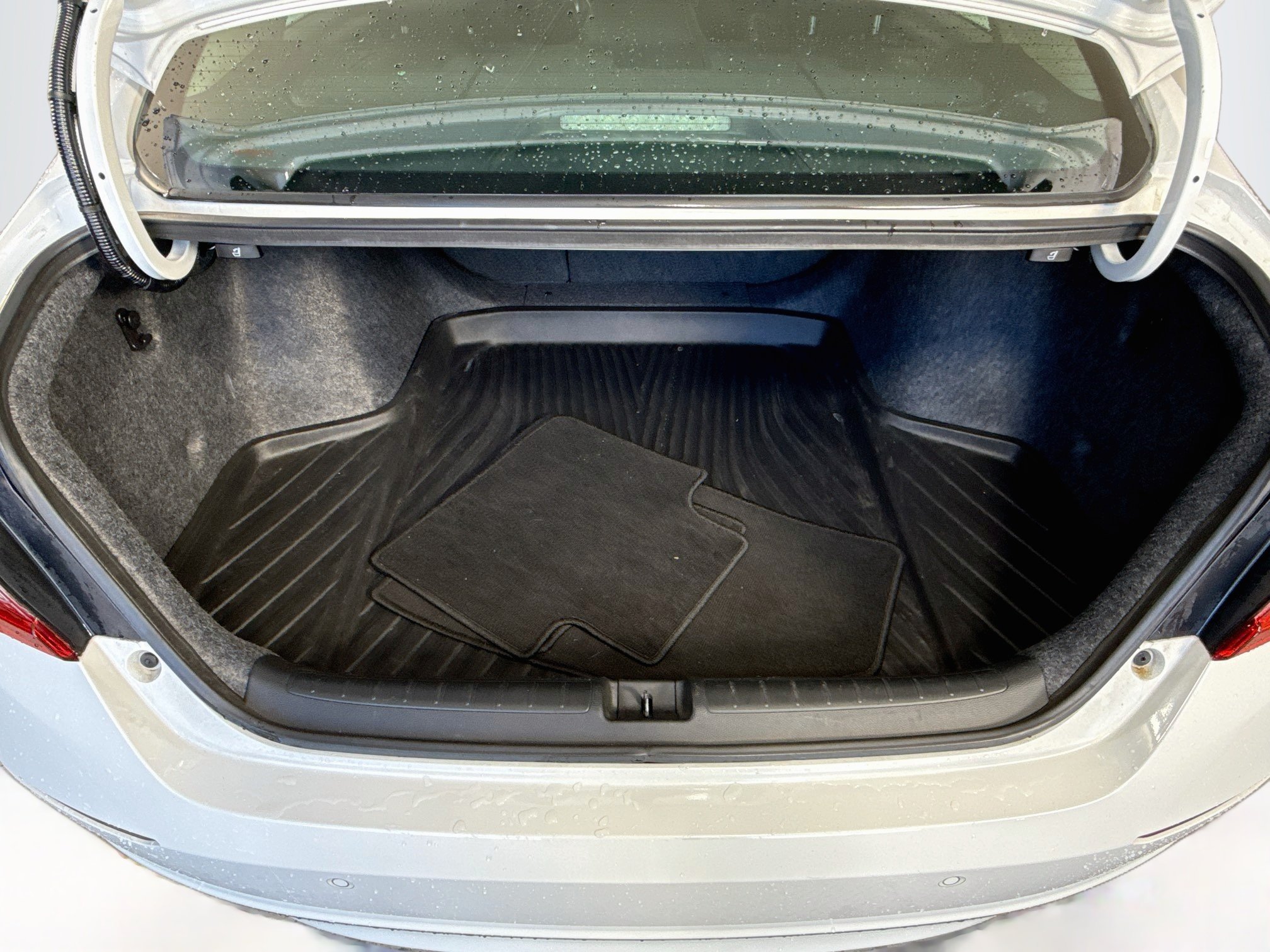 Used 2021 Platinum White Pearl Honda Touring image 27