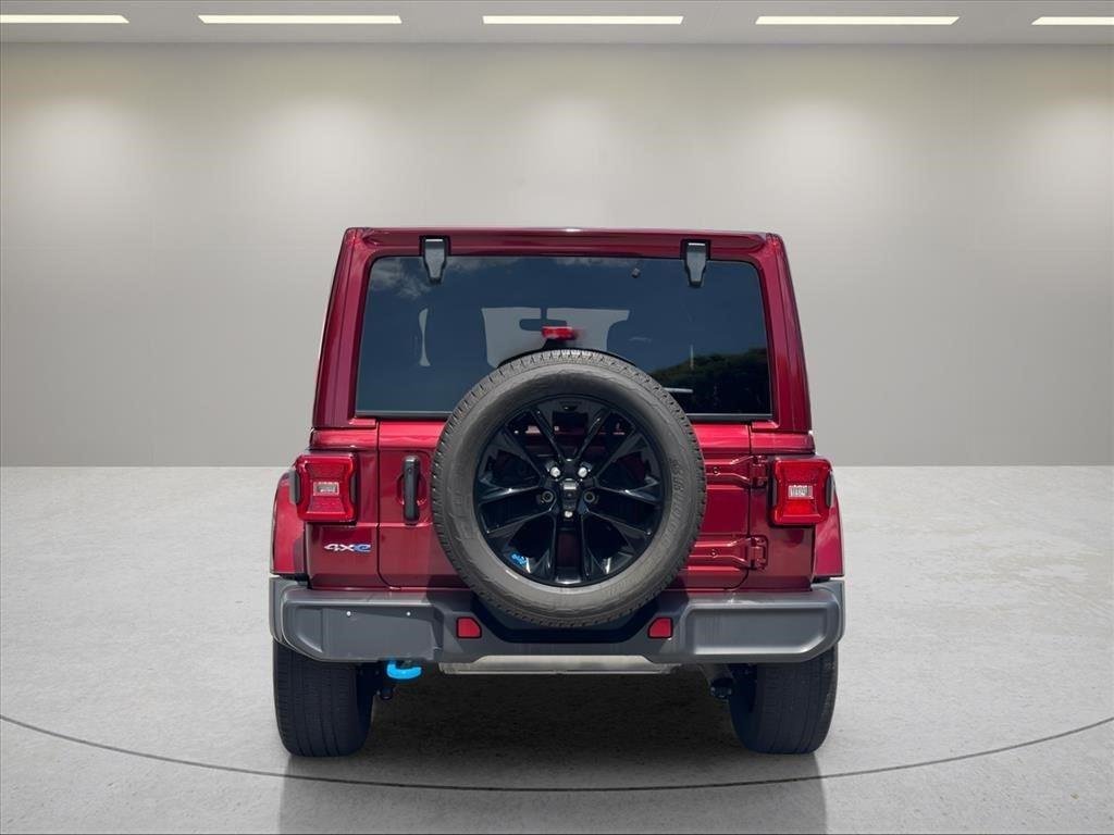 Used 2022 Snazzberry Pearlcoat Jeep Unlimited Sahara image 4