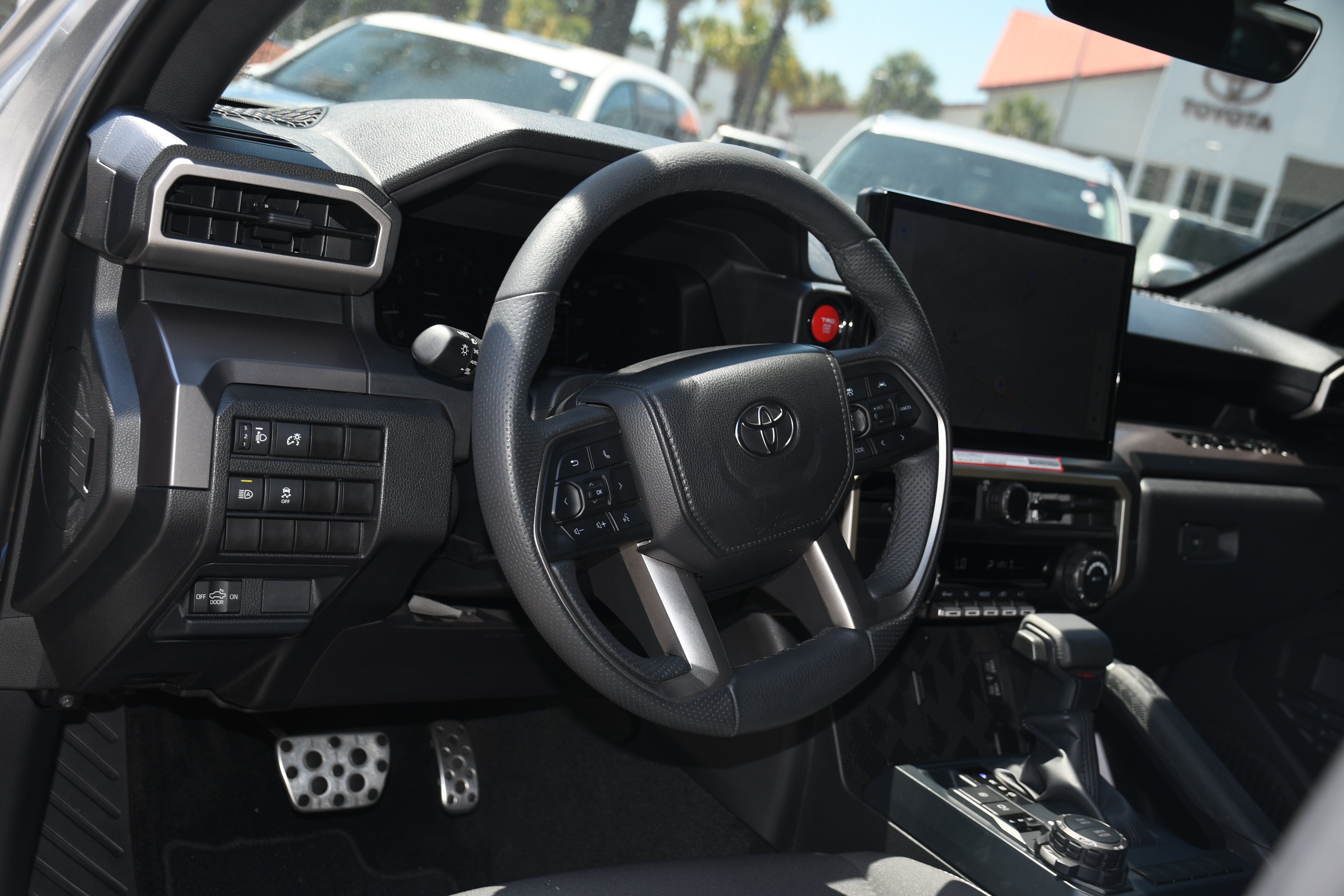 2025 Toyota Tacoma TRD Sport - Photo 8