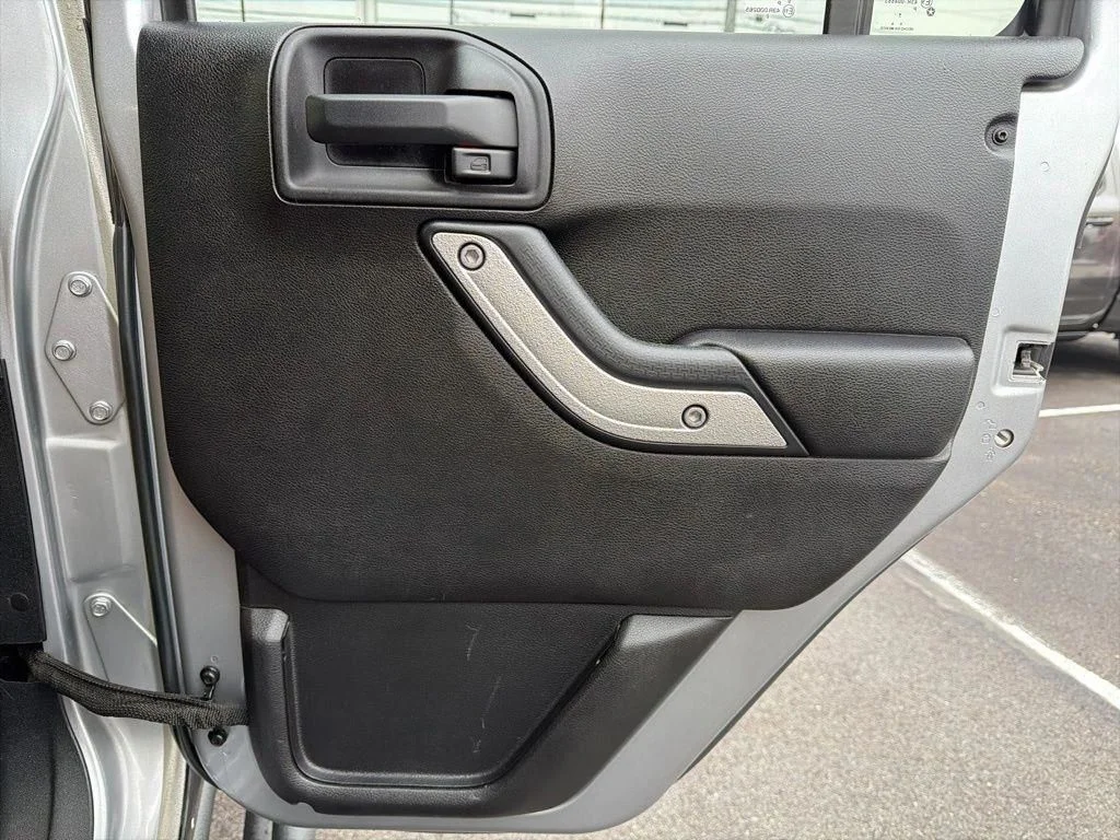 Used 2015 Silver Jeep Unlimited Sport image 30
