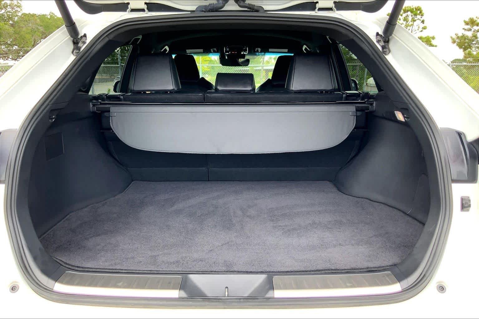 Used 2024 Wind Chill Pearl Toyota XLE image 34