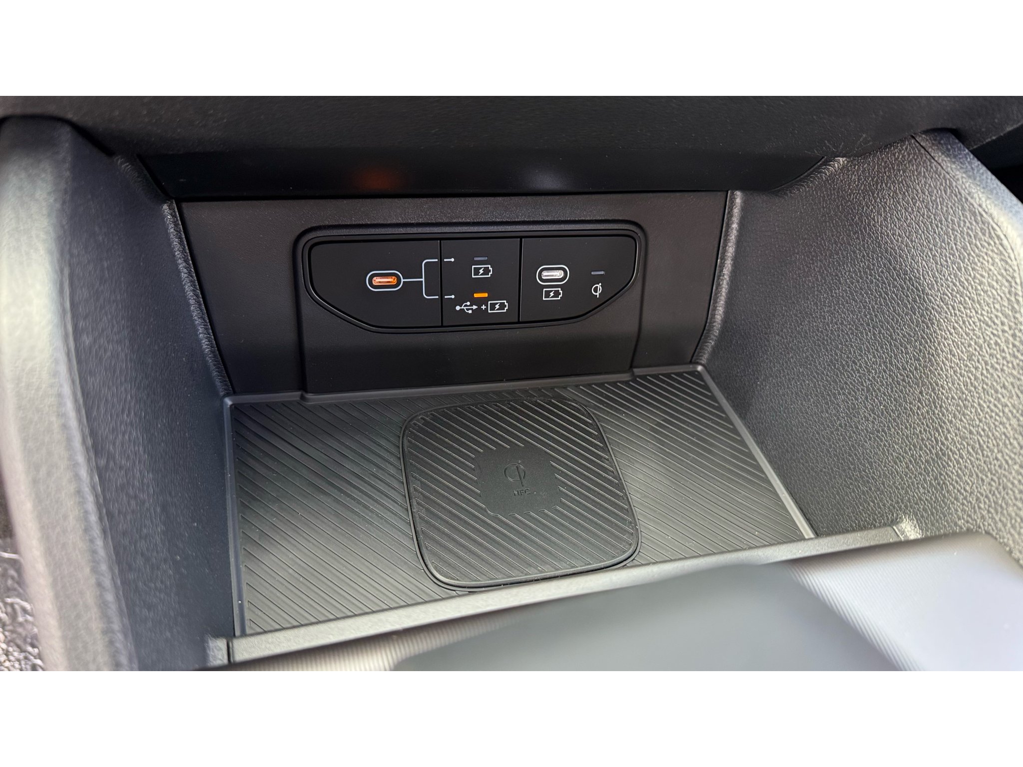 New 2027 Glacial White Pearl Kia SX Prestige image 22
