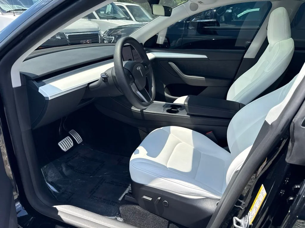 Used 2024  Tesla Performance image 3