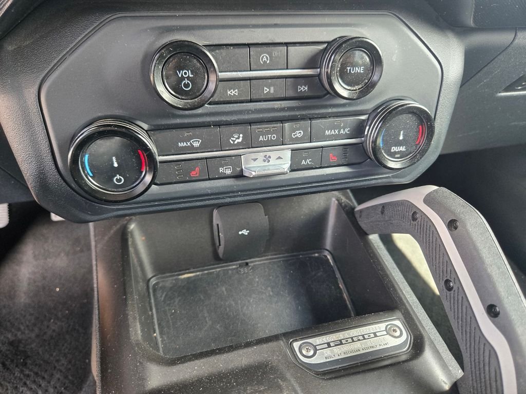 Used 2022  Ford Outer Banks image 15