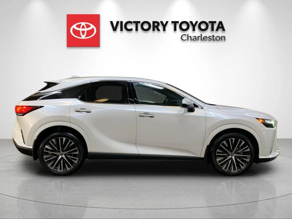 Used 2023 White Lexus 350 Premium Plus image 6