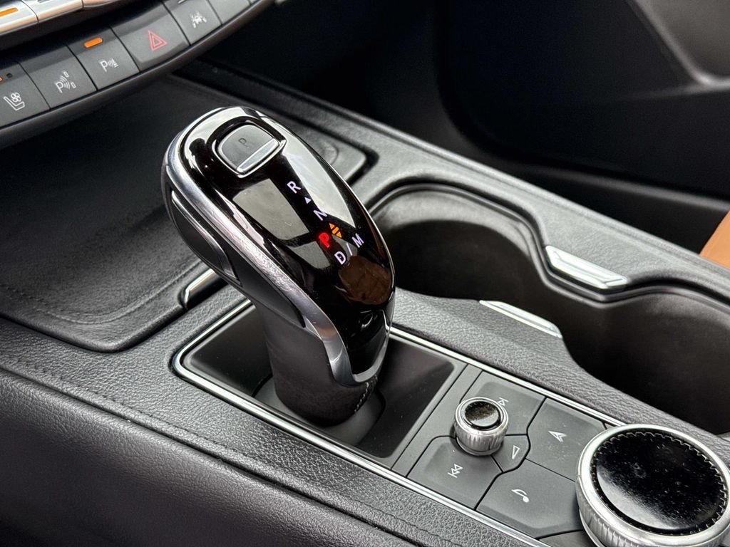 Used 2022  Cadillac Sport image 5