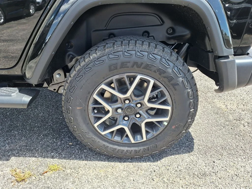 2025 Jeep Wrangler 4-Door Sahara - Photo 14