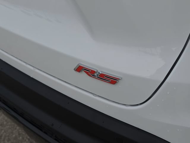 New 2026 Summit White Chevrolet 2RS image 6