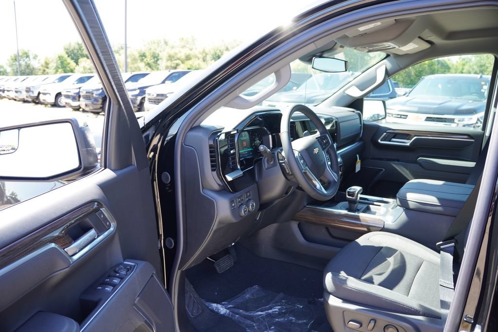 2026 Chevrolet Silverado 1500 LT - Photo 10