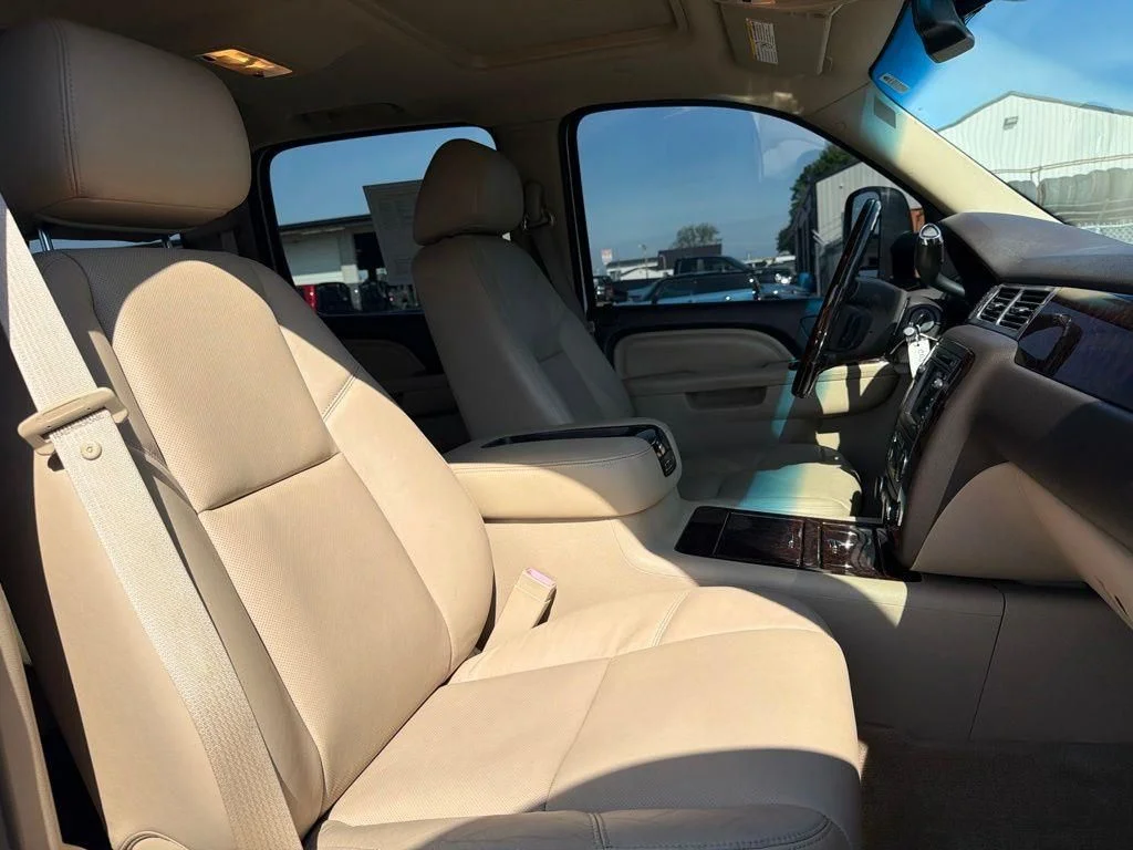 Used 2011 White GMC Denali image 25