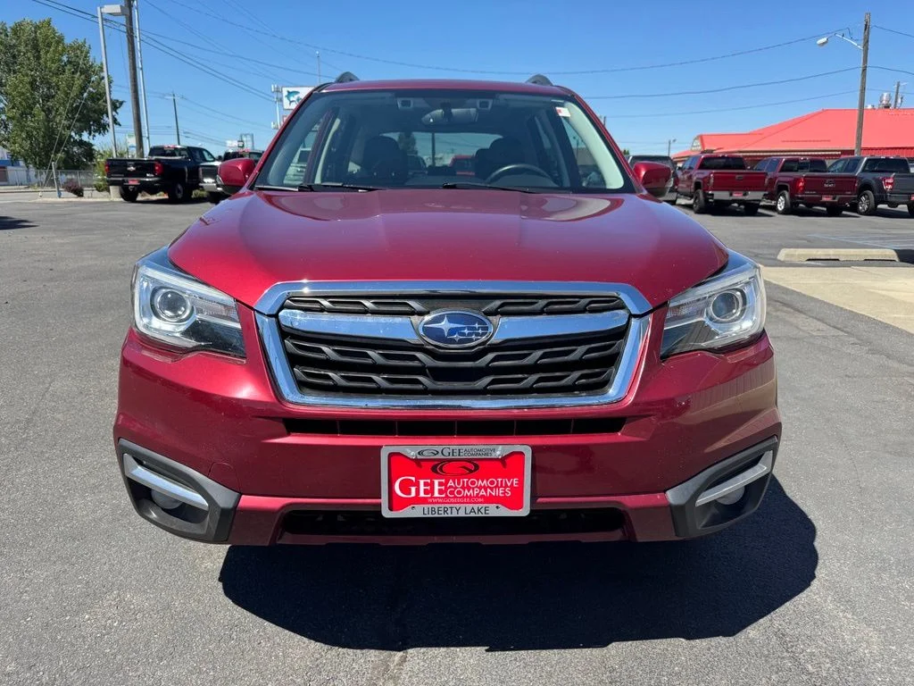 Used 2018 Red Subaru 2.5i Touring image 8