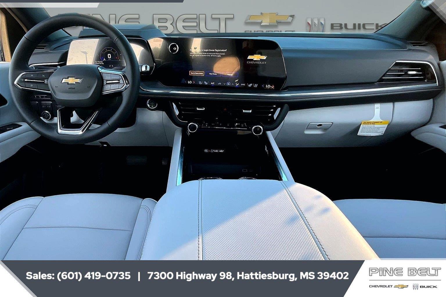 New 2026 Polar White Tricoat Chevrolet Premier image 13