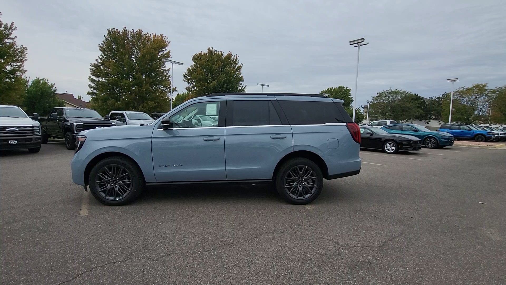 New 2027 Glacier Gray Metallic Tri-Coat Ford Platinum image 2
