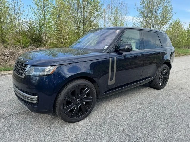 2023 Land Rover Range Rover 3.0 SE SWB's photo
