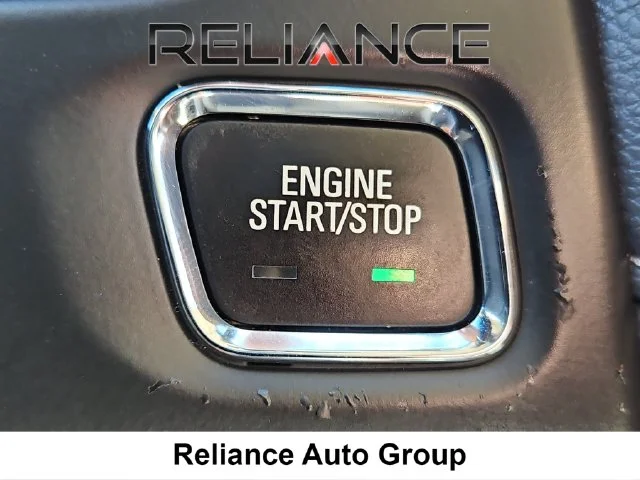 Used 2023 White GMC Denali image 33