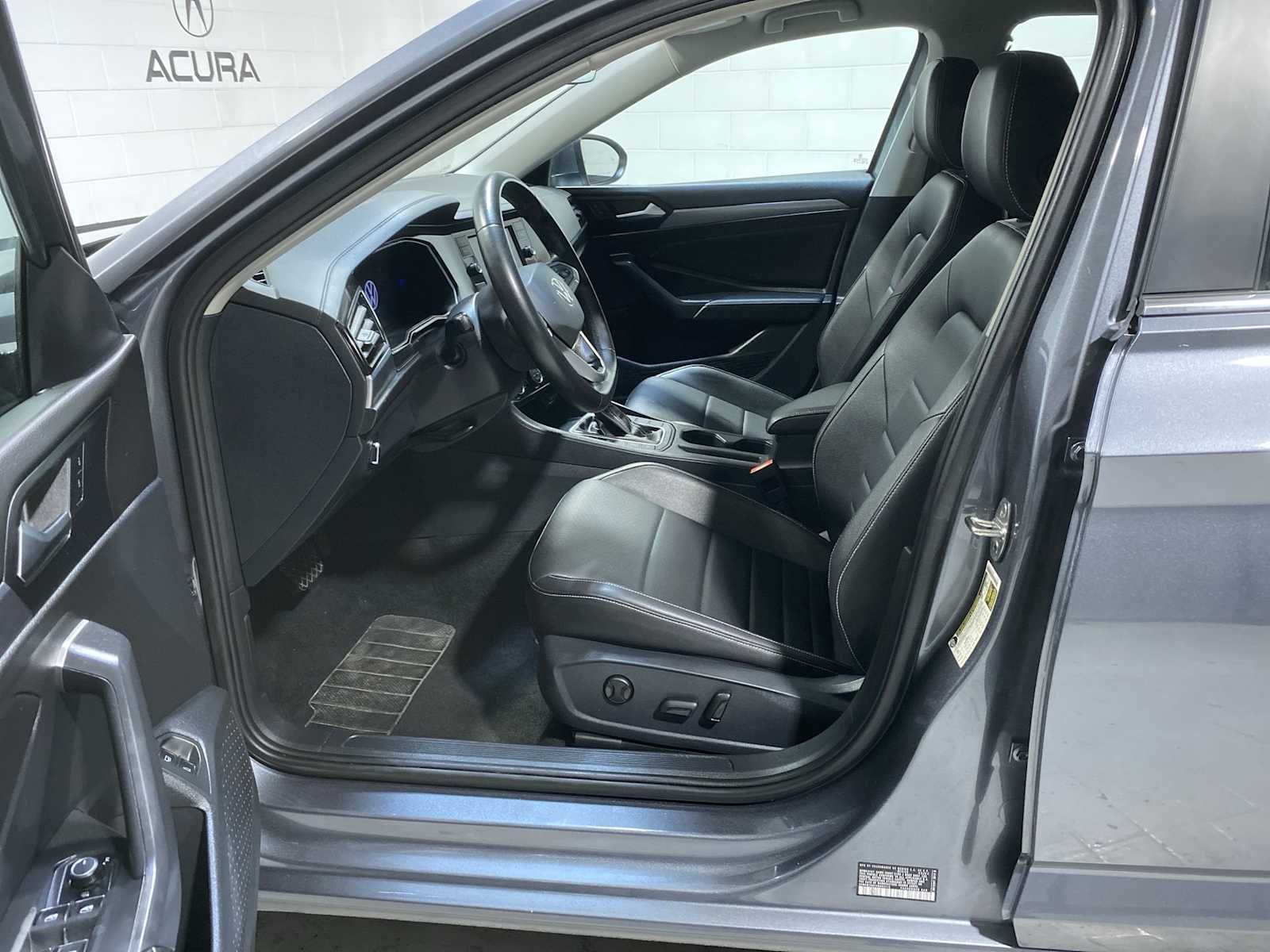 Used 2024 Volkswagen Jetta SE with VIN 3VWEM7BU7RM054714 for sale in Verona, NJ