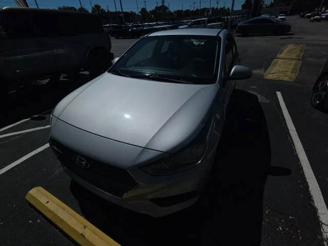 Used 2018 Silver Hyundai SEL image 2