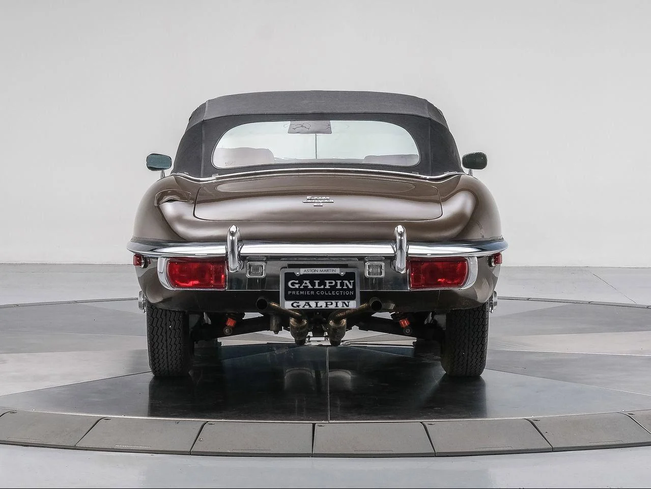 Used 1971  Jaguar Series II image 4