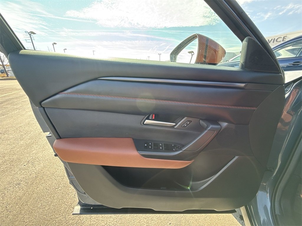 2023 MAZDA CX-50 - Image 12