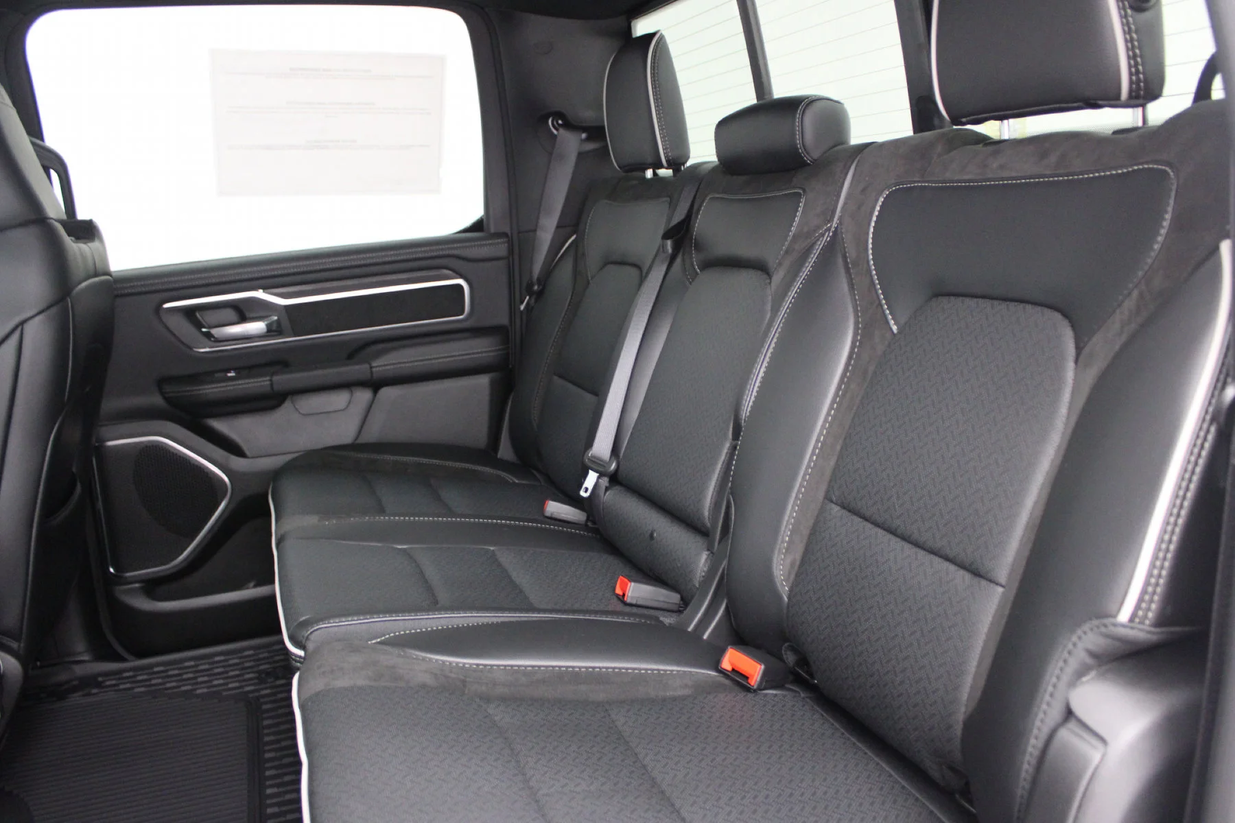 2026 RAM 1500 Laramie - Photo 20