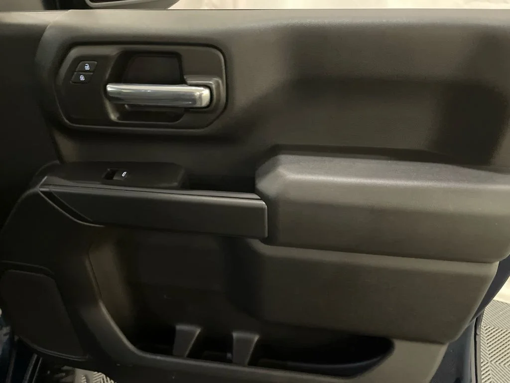 Used 2022 Northsky Blue Metallic Chevrolet Custom image 22