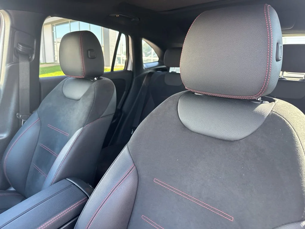 Used 2025  Mercedes-Benz GLA 250 image 23