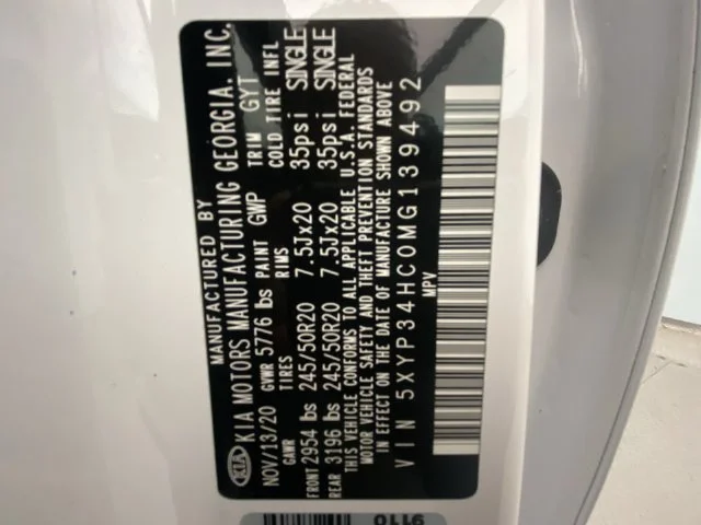 Used 2021 White Kia EX image 29
